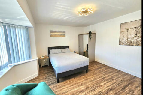 Bedroom 1 2 .jpeg