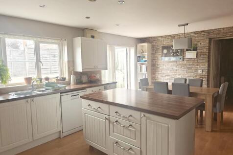 Kitchen 4 