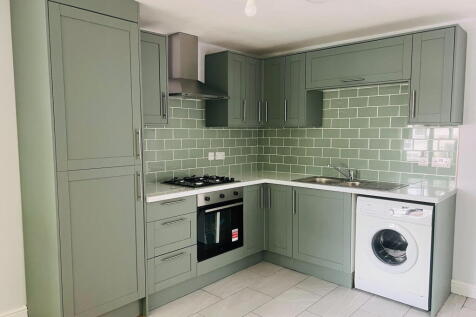 Kitchen 2 .jpeg