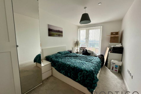 Master Bedroom (1)