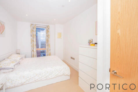 Bedroom 1 (2)