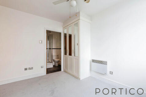 Master Bedroom (1)