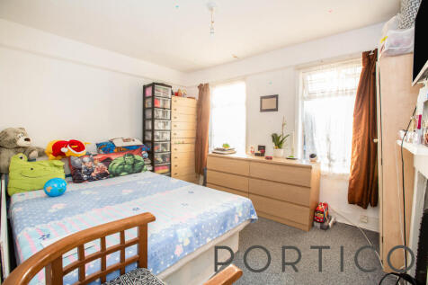 Bedroom 1 (2)