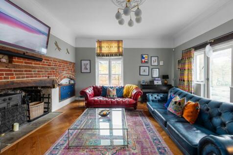 SITTING ROOM