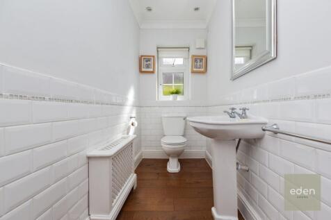 SEPARATE WC