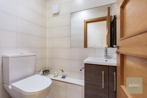 SEPARATE WC