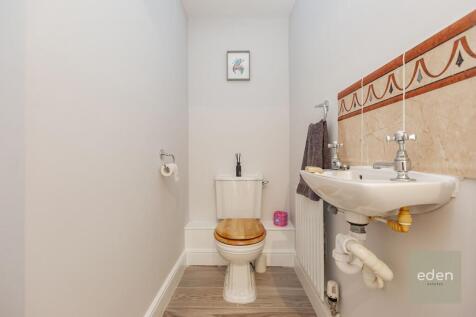 SEPARATE WC