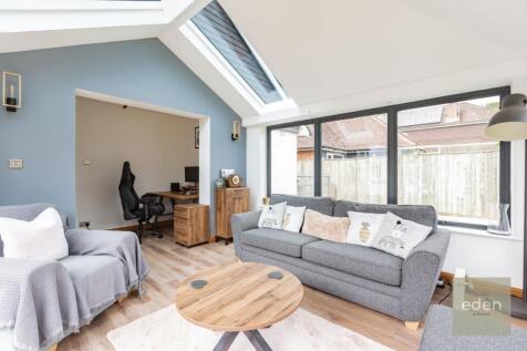 GARDEN ROOM