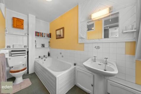 1st floor Bathroom
