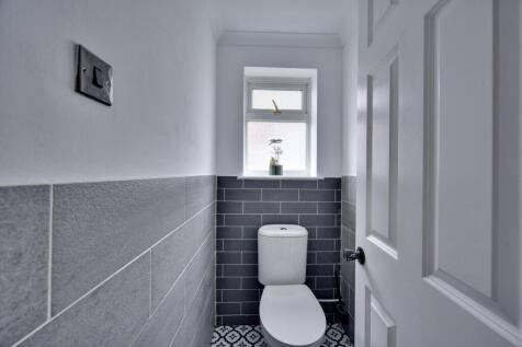 SEPARATE WC