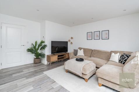 LOUNGE/DINER/KITCHEN