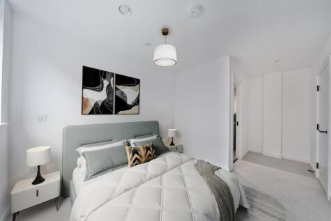 Bedroom 1.jpg