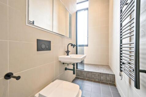 Shower room.JPG