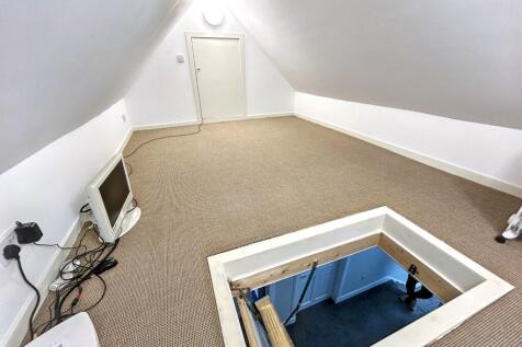 Floored/lined attic