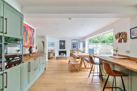Kitchen / Dining