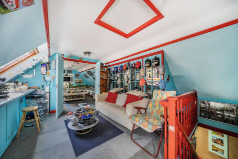 Garage Upstairs