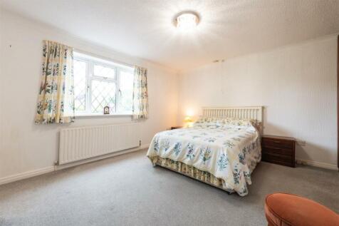 14 Queen Eleanors Drive, Knowle, B93 9LY_14.jpg