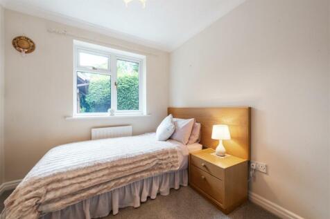 14 Queen Eleanors Drive, Knowle, B93 9LY_12.jpg