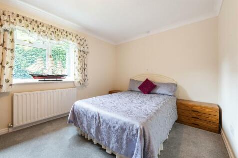 14 Queen Eleanors Drive, Knowle, B93 9LY_9.jpg