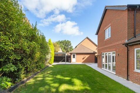 1 St Phillips Grove, Bentley Heath, B93 8FE_13.jpg