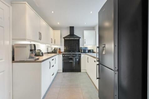 16 Maybridge Drive, Hillfield, B91 3NE DMS3011_13.