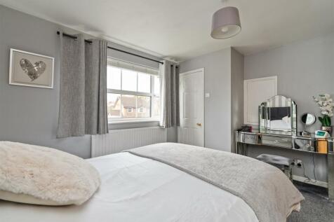 16 Maybridge Drive, Hillfield, B91 3NE DMS3011_2.j
