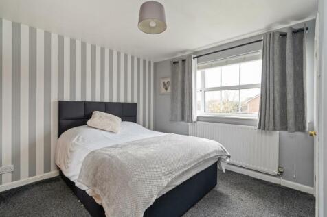 16 Maybridge Drive, Hillfield, B91 3NE DMS3011_1.j
