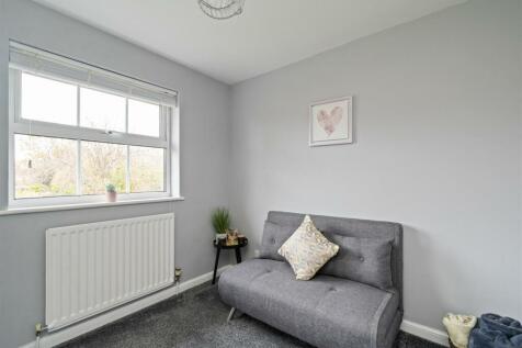 16 Maybridge Drive, Hillfield, B91 3NE DMS3011_4.j