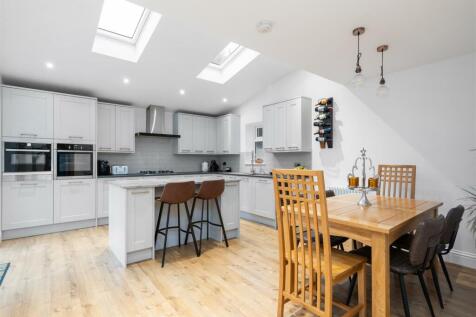 8 Upwey Avenue, Solihull_22.jpg