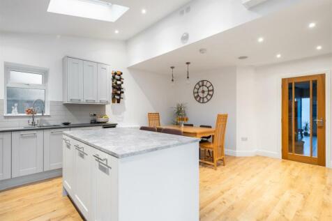 8 Upwey Avenue, Solihull_24.jpg