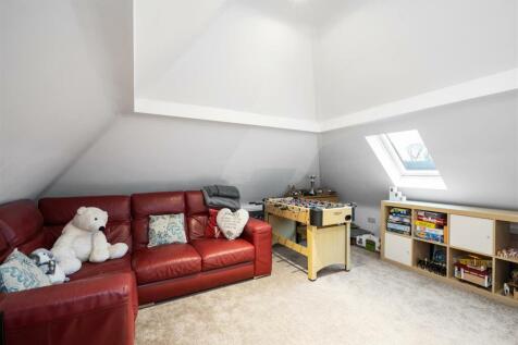 8 Upwey Avenue, Solihull_9.jpg