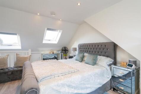 31 Ashbrook Crescent_13.jpg