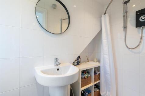 31 Ashbrook Crescent_15.jpg