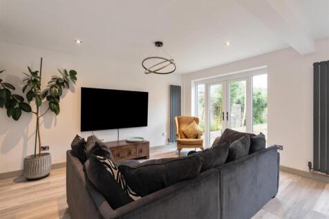 1 Hallcroft Way_48.jpg