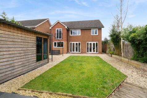1 Hallcroft Way_14.jpg