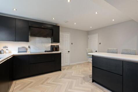 14 Greyfriars Close_8.jpg