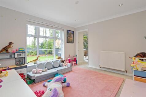 14 Greyfriars Close_3.jpg