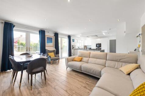 8 Witherford Croft, Solihull, B91 1TU_31.jpg