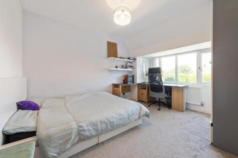8 Witherford Croft, Solihull, B91 1TU_8.jpg