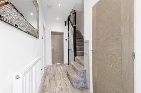 8 Witherford Croft, Solihull, B91 1TU_17.jpg