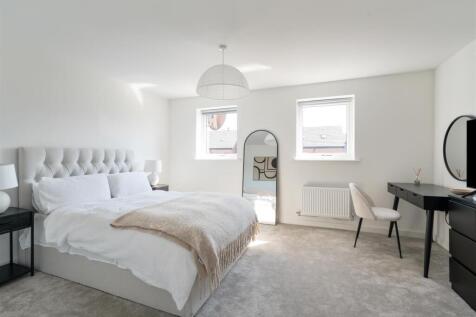 80 Newman Square_4.jpg