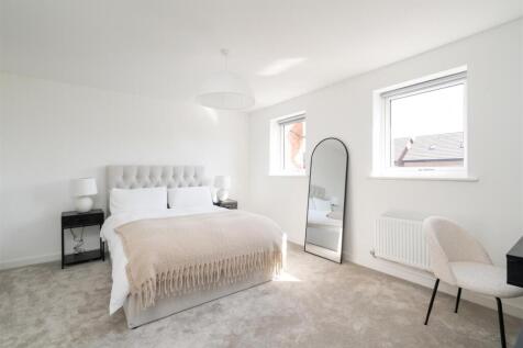 80 Newman Square_6.jpg