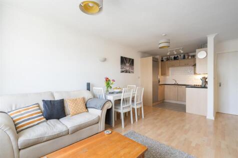 Apt 33 Westley Heights_12.jpg