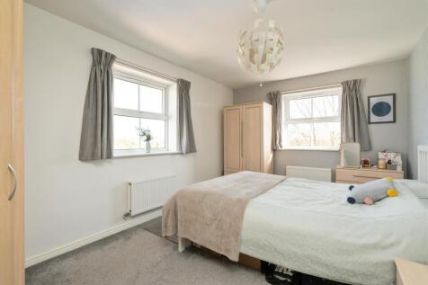 Apt 33 Westley Heights_2.jpg