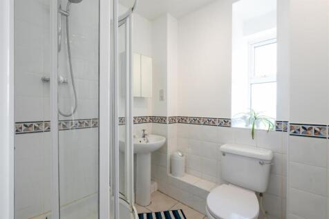 Apt 33 Westley Heights_5.jpg