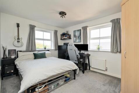 Apt 33 Westley Heights_1.jpg
