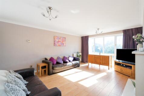 11 Hallcroft Way_1.jpg