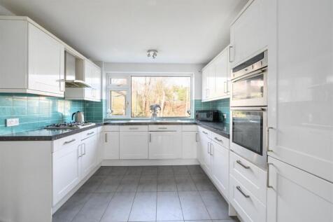 11 Hallcroft Way_5.jpg