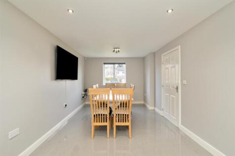 34 Dovecote Close_19.jpg
