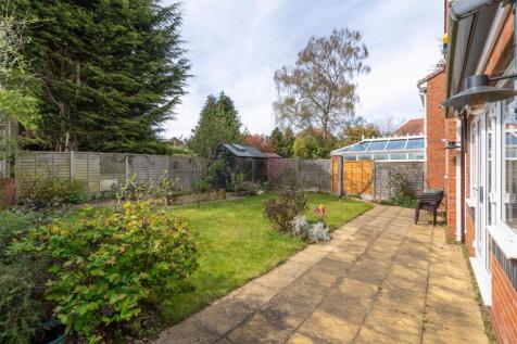 34 Dovecote Close_1.jpg